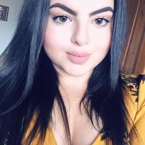 Meet your Posher, Gabriela